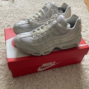 Nike Air Max 95 SE with Box, Size 8